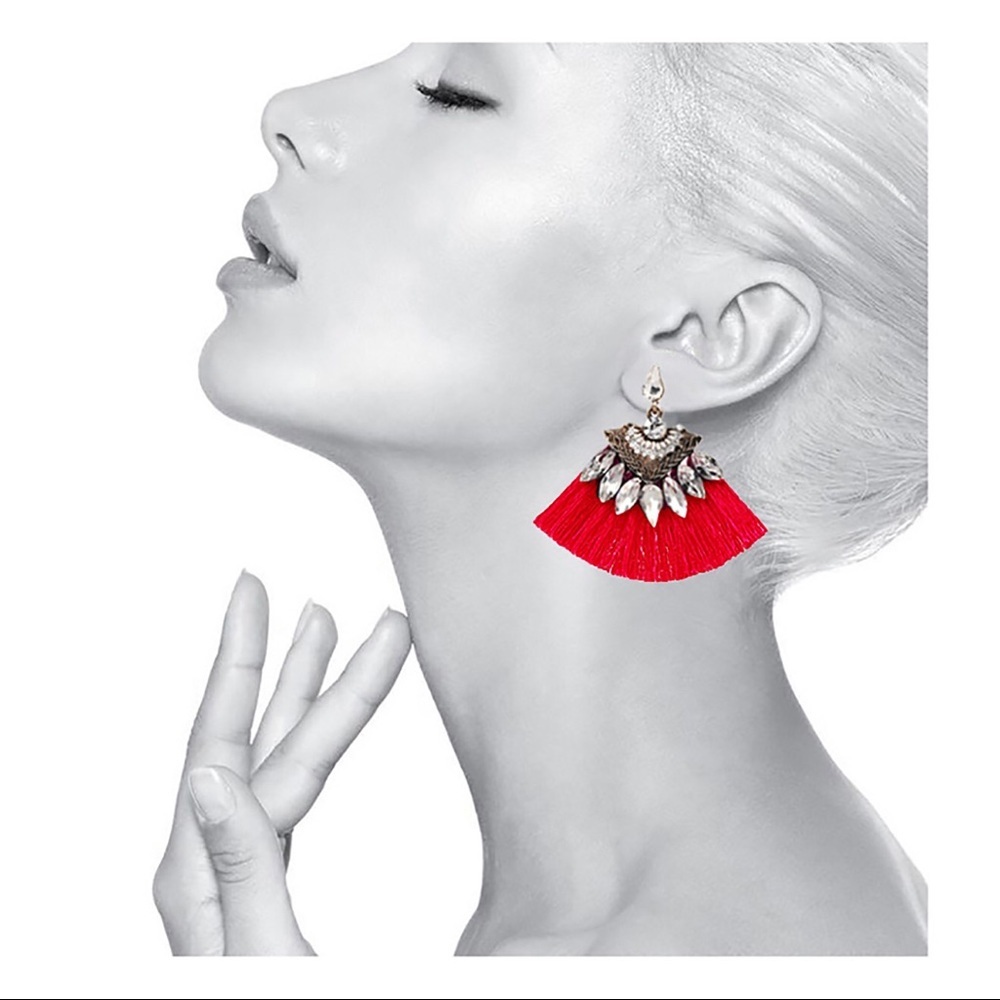 Amazing Red Boho Tassel Earrings NWT - Picture 2 of 4